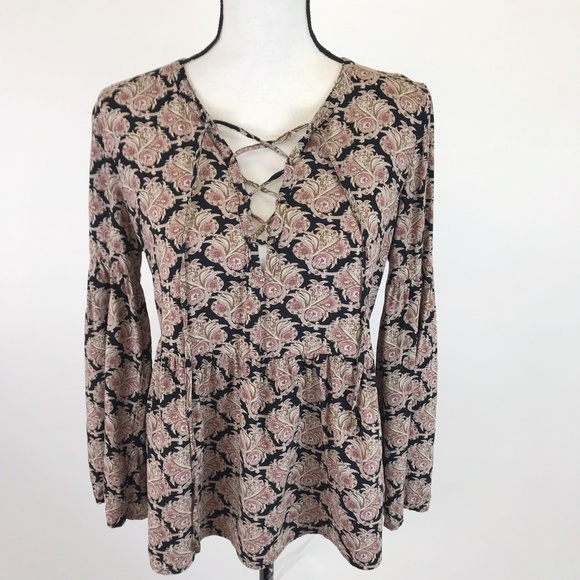 Daniel Rainn Tops - Daniel Rainn Lace Up Bell Sleeve Top S